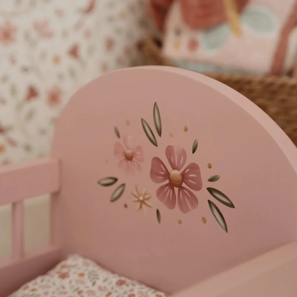 מיטה לבובה מעץ 'ורוד פרחים' Little Dutch