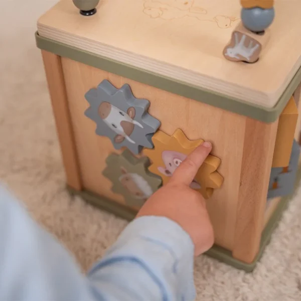 קוביית פעילות מעץ 'החווה הקטנה' Little Dutch