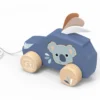 מכונית נגררת מעץ עם דמות דובי Speedy Monkey