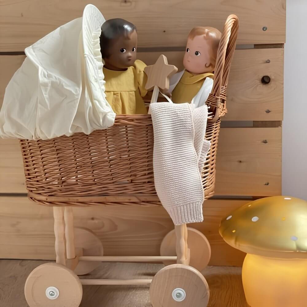 עגלה לבובה נצרים Eggshel עם שמיכה - EGMONT Egmont Toys