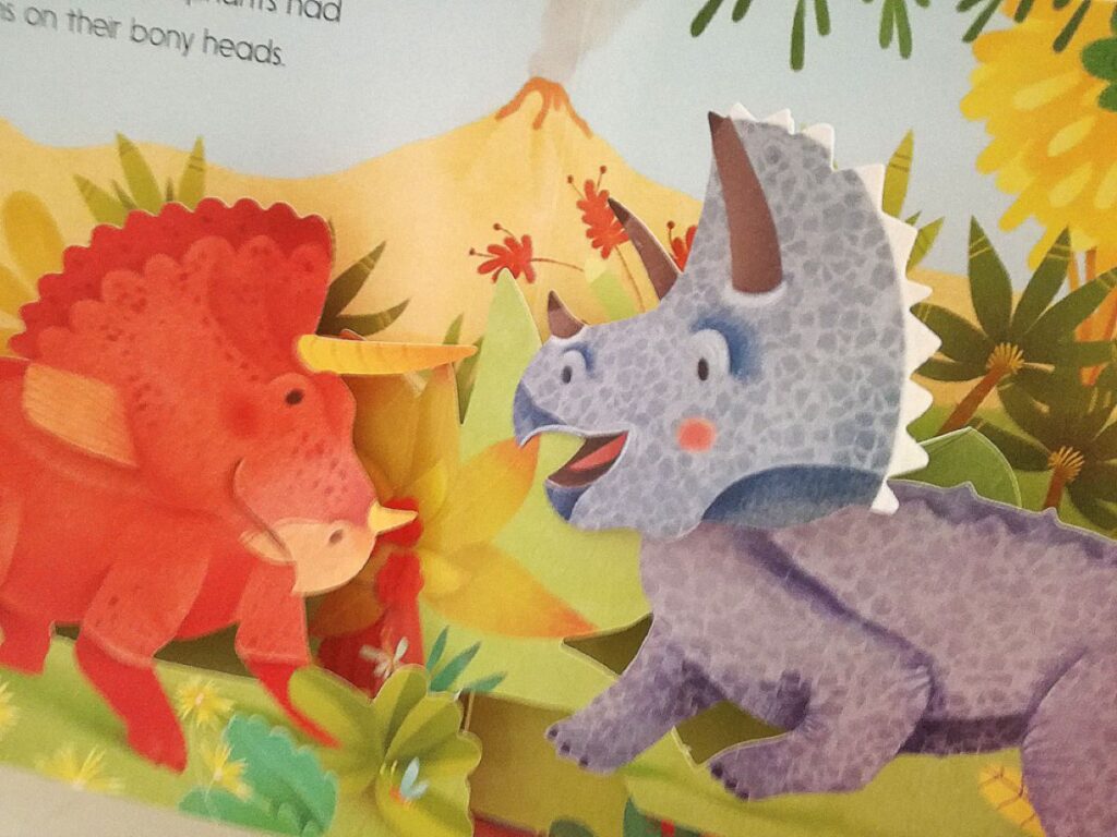ספר תלת מימד פופ אפ דינוזאורים Usborne