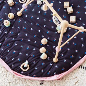 משטח פעילות ונשיאה לקטנטנים פרחים Play and Go