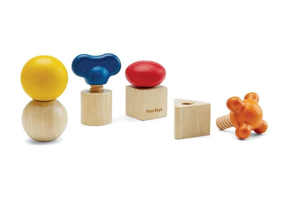 משחק הברגות מעץ Plan Toys