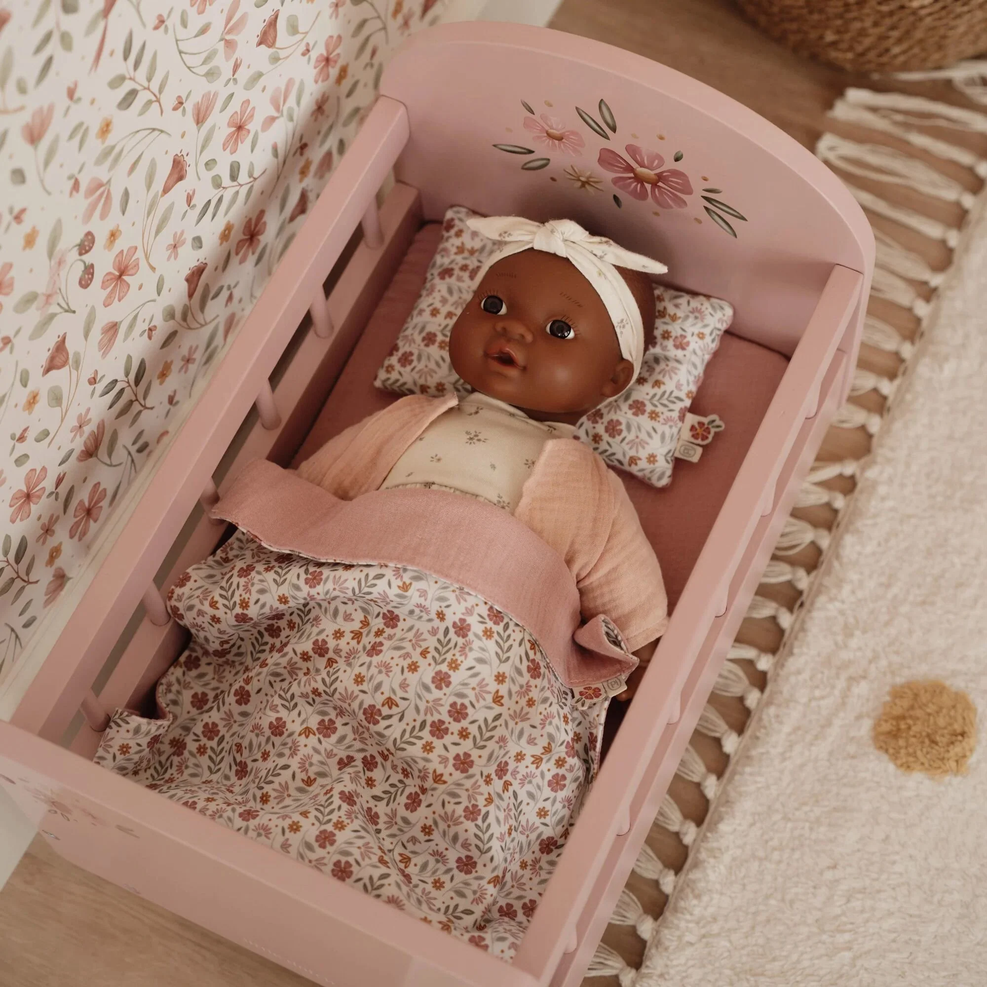 מיטה לבובה מעץ 'ורוד פרחים' Little Dutch