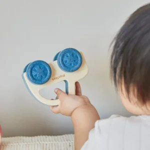 מכונית מעץ כחולה לתינוקות - Plan Toys.