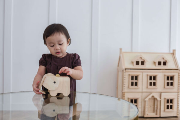 קופת חיסכון פיל מעץ גוון טבעי Plan Toys